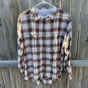 American Eagle plaid button up long sleeve size medium